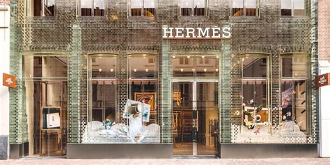 Zien: Hermès heropent winkel in Amsterdam op nieuwe locatie